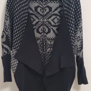 Black and Gray Patterned Women's Sweater